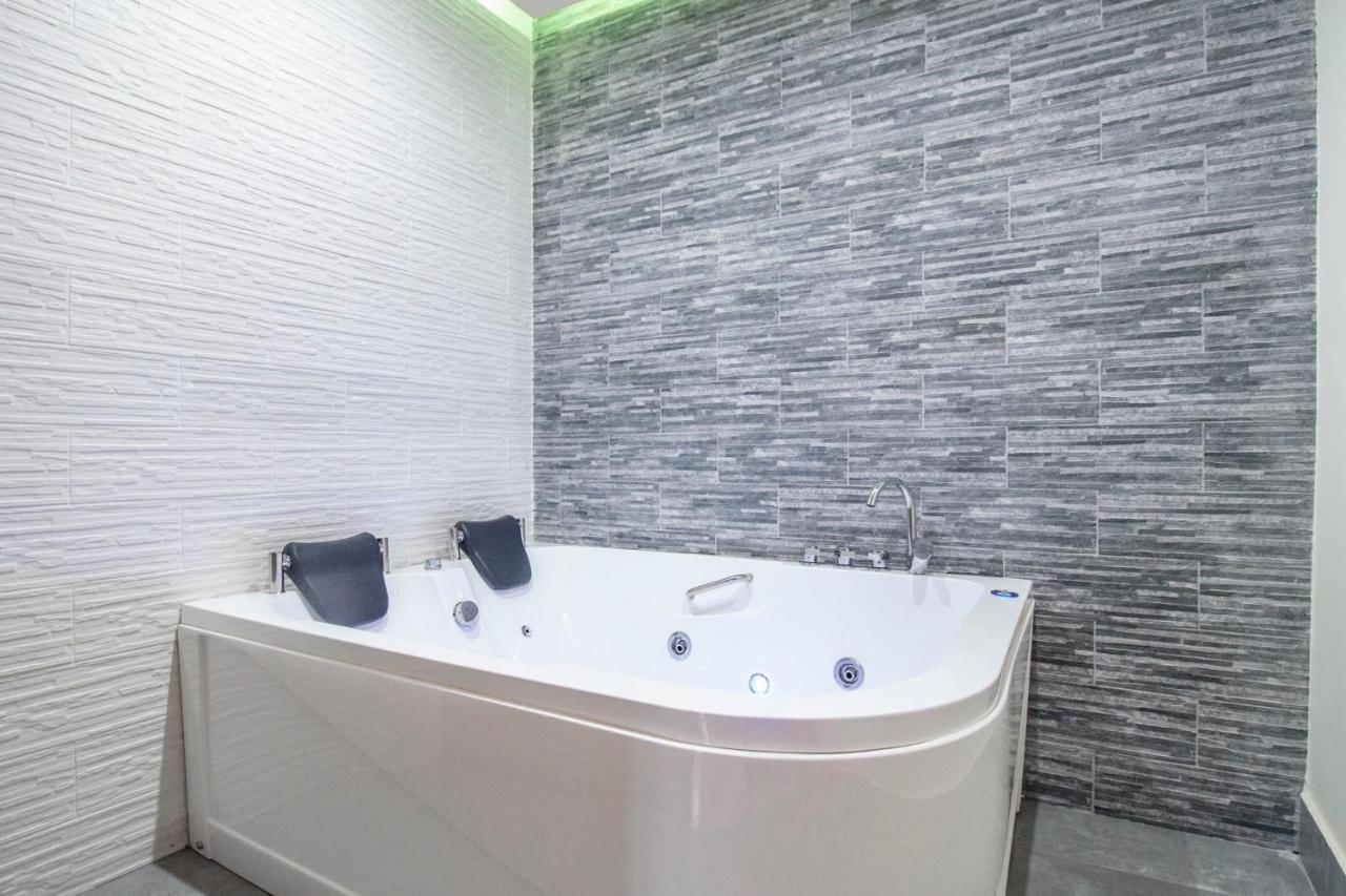 Royal Playa Suite And Apartament -Private Parking- Self Chek Out Catane Extérieur photo