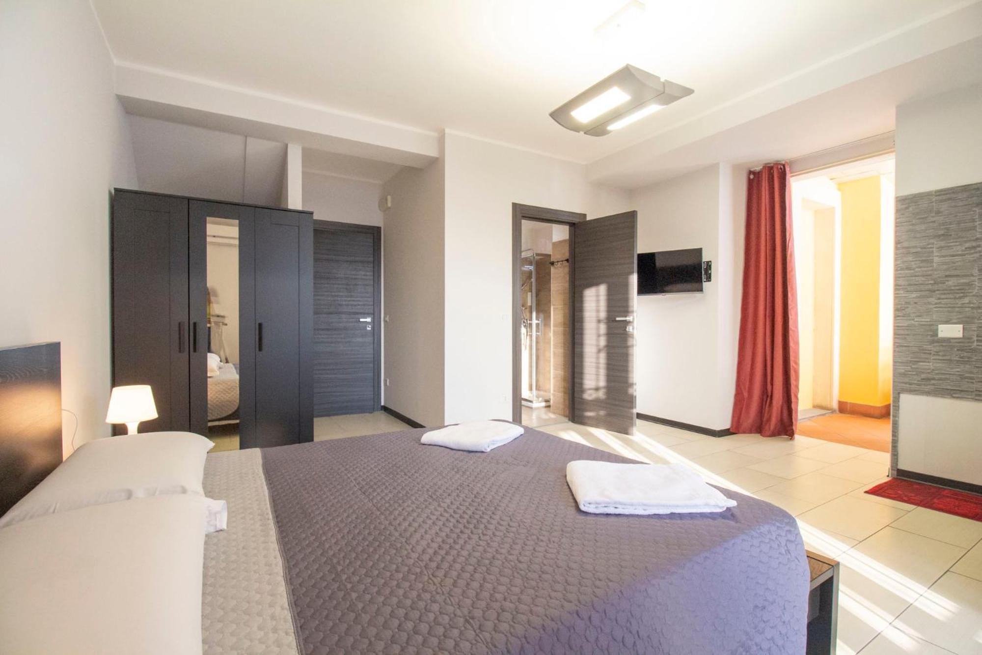 Royal Playa Suite And Apartament -Private Parking- Self Chek Out Catane Extérieur photo